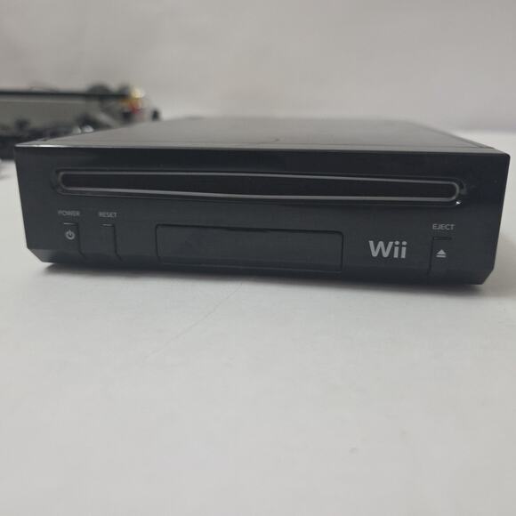 Nintendo Wii Console Bundle 512mb, 2 Games, 4 Remotes, Sensor Plus Cords Tested - Picture 16 of 16